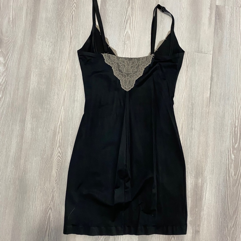 Victoria’s Secret shaping slip size small - Picture 2 of 9